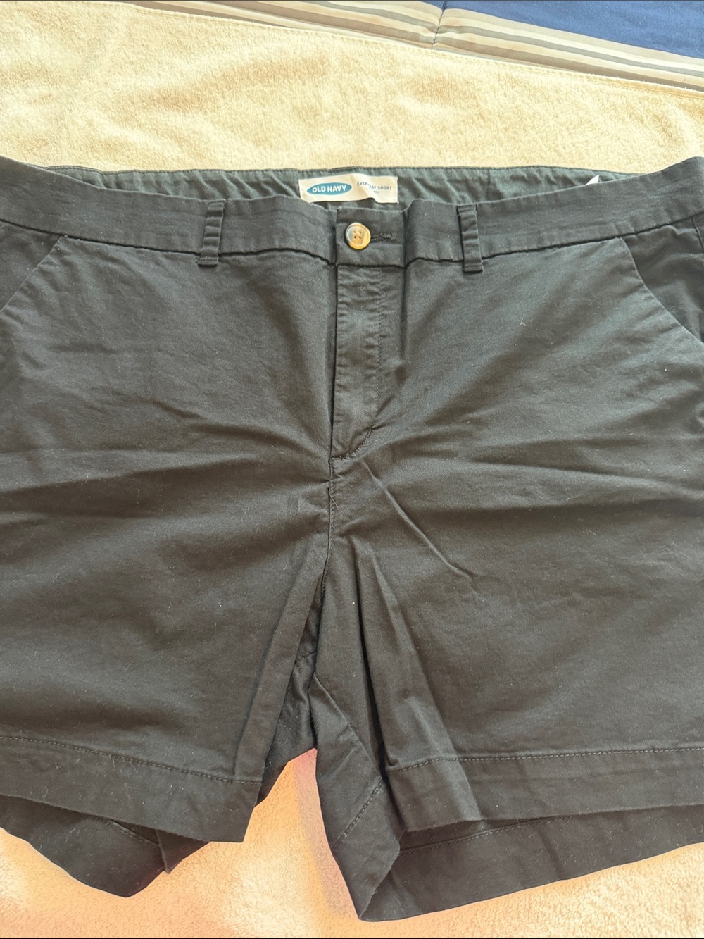 Old Navy Black Women's Flat-Front Chino Shorts